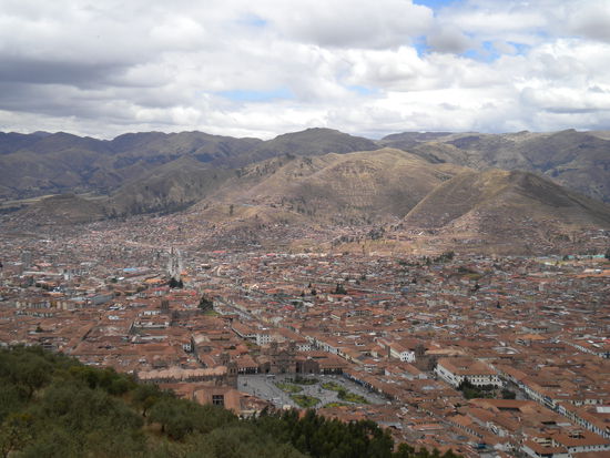 ... und ein Blick auf Cusco von den Ruinen aus ... einen Spaziergang wert ...
