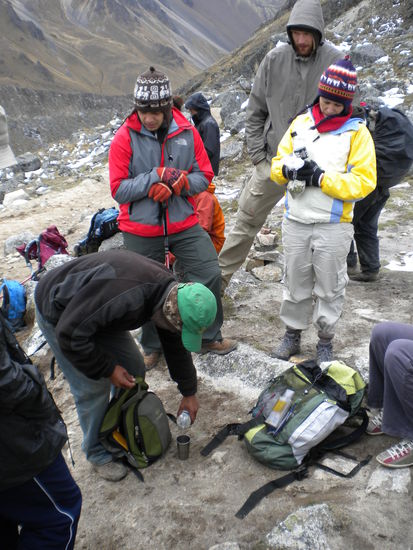 ... Opferzeremonie für die Apus und Mutter Erde ...