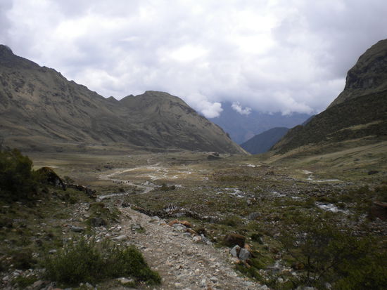 ... der Weg nach unten ... hört sich leicht an, aber stundenlang abwärts gehen, geht mal ordentlich auf die Knie ...