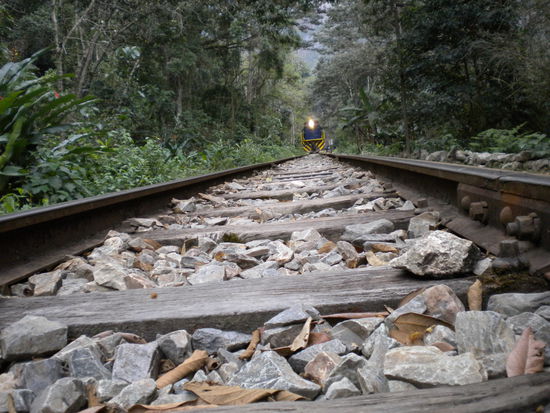 ... ist das etwa eine Lok?... ja aber ic war schnell genug wieder runter von den Schienen ...