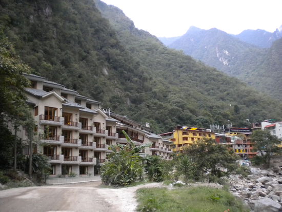 .... Aguas Calientes, kein schöner Ort, aber dicht an Machu Pichu ...