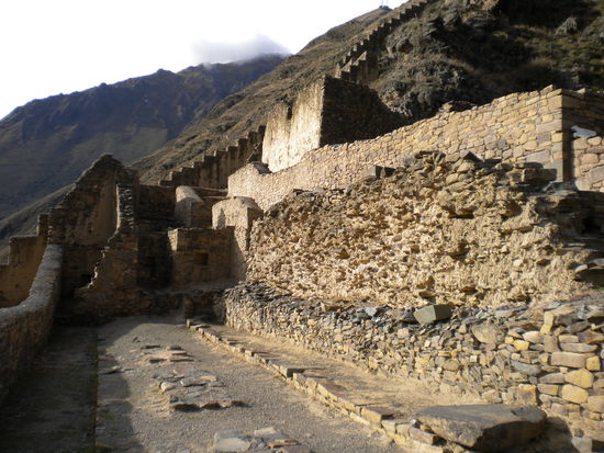 ... und noch mehr Ruinen, beim Sonnenuntergang ...