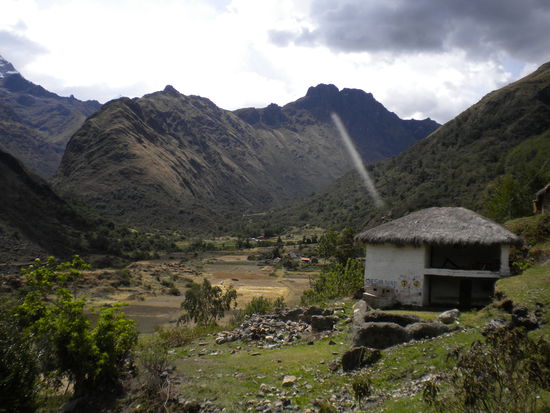 ... durch dieses Tal ging es zum ersten Nachtcamp ...