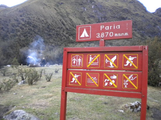 ... das erste Nachtcamp schon in ordentlicher Höhe ....