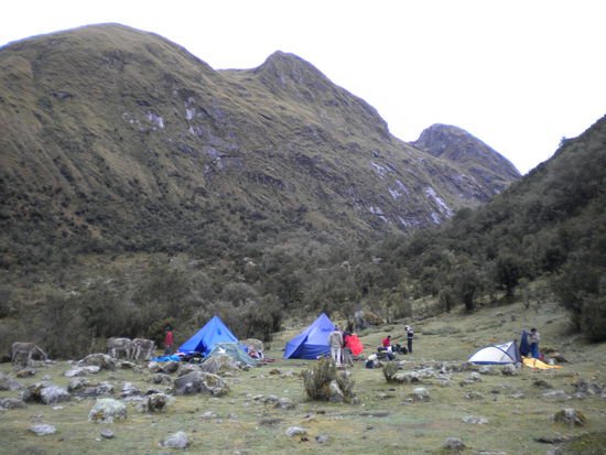 ... die beiden großen Zelte waren die wichtigsten (Küche und Esszelt) ...