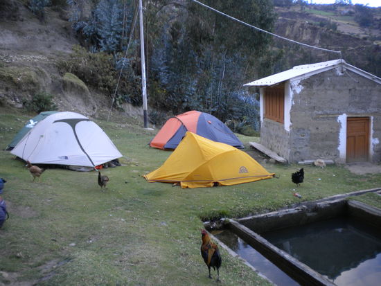 ... die private Zeltstadt ...