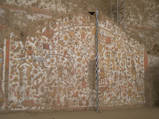 ... hier soll angeblich die komplette Geschichte der damaligen Kultur dargestellt sein ...