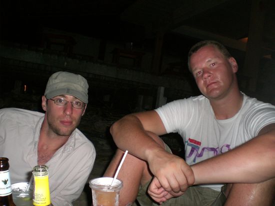 Ein fach in ner Strandbar sitzen und bisschen Chillkröte spiele, die Sterne beobachten und Gespräche über den Sinn einer Reise führen. Traumhaft!!