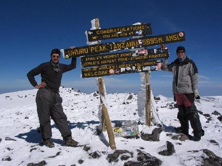 Am 03.03.2006, genau nach 10 Monaten unsere Reise sind wir am Gipfel des Mt. Kilimajaros gestanden