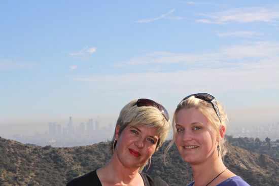 vor der Skyline im Smog von Los Angeles