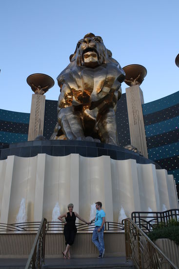 Löwe vor dem Hotel MGM Grand