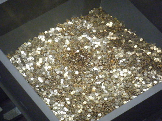 wer möchte da nicht mal tauchen gehen^^
es waren alles 2 dollar coins.... es war bestimmt eine million....^^