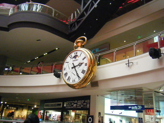 âlso bei der uhr hat meine keine zeitausrede mehr wenn man zu spät kommt...die war so riesig das man sie einfach nicht übersehen konnte^^...