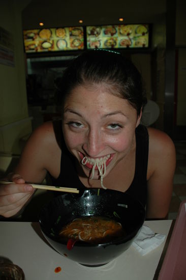 Humpel hat Spass beim essen