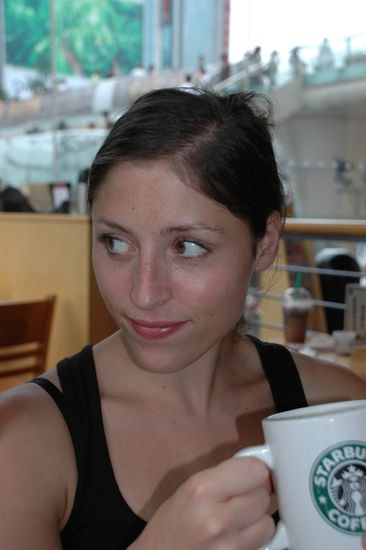 Starbuck's, Mc Donald's und vor allem KFC gibts alle paar Meter