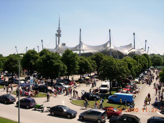 Trödlermarkt auf dem Olympia-Gelände