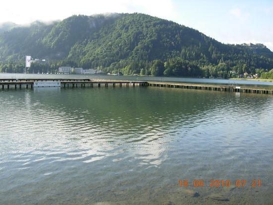 Das Nichtschwimmer Bad und die Holz-Stege sind gut gepflegt