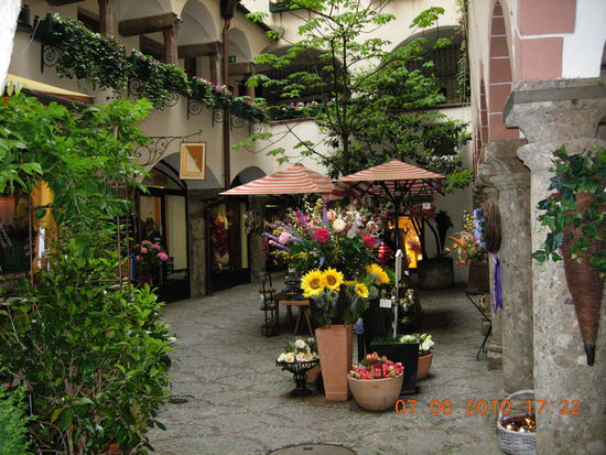 Hinterhöfe in der Getreidegasse sind sehr schön zum Einkaufen