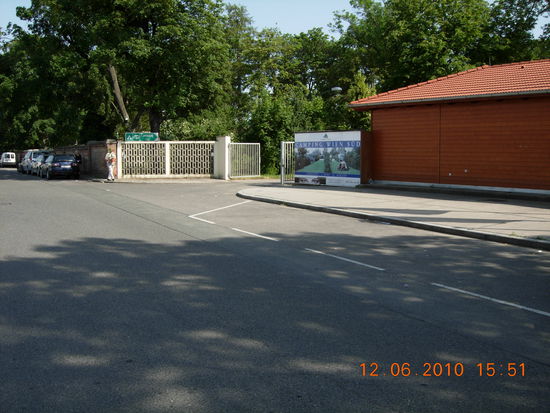 Einfahrt Camping Wien Süd