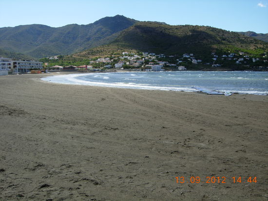 Strand von El Port de Llancas