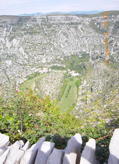 Vom Aussichtspunkt der Blick hinunter