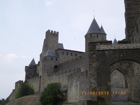 Rückseitiger Eingang zur Cité