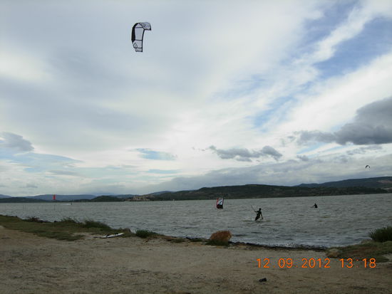 Skeit Surfer bei starkem Wind