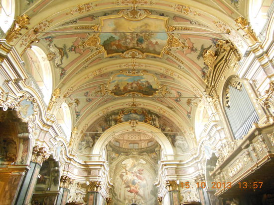 Die Decke der Kirche am Hauptplatz