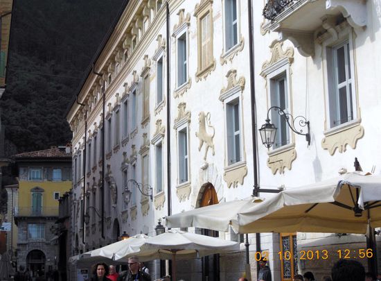 Schöne Fassade in Riva del Garda