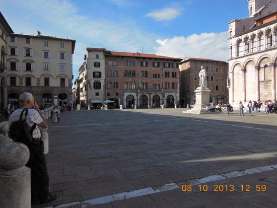 Piazza um Duomo San Martino Lucca