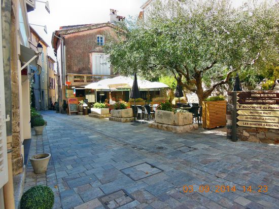 Gemütliches Beizli in der Unterstadt Grimaud