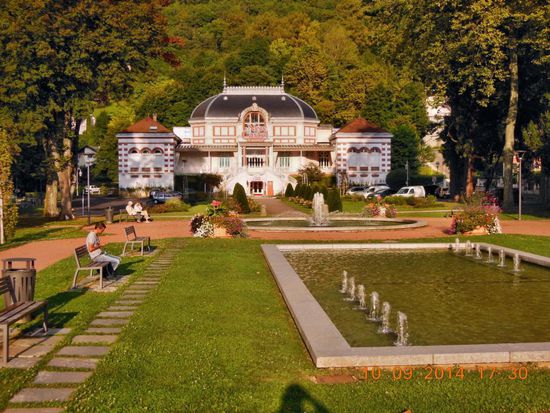 Casion mit Park in Challes les Eaux