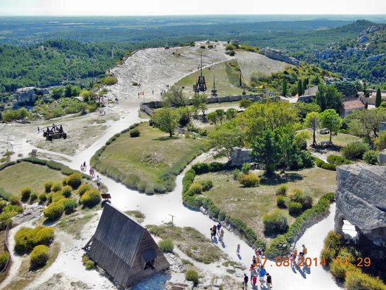 Geländeteilansicht Schlossruine Les Baux