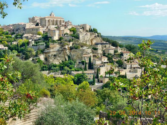 Bei der Anreise erhält man dieses Bild von Gordes