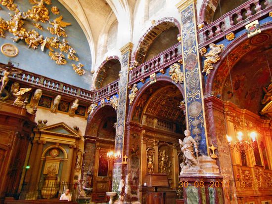 Innenansicht Kirche von L'lsle sur la Sorgue