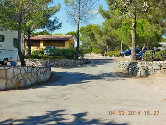 Terrassenplätze Camping Les Pins Parasol Frejus