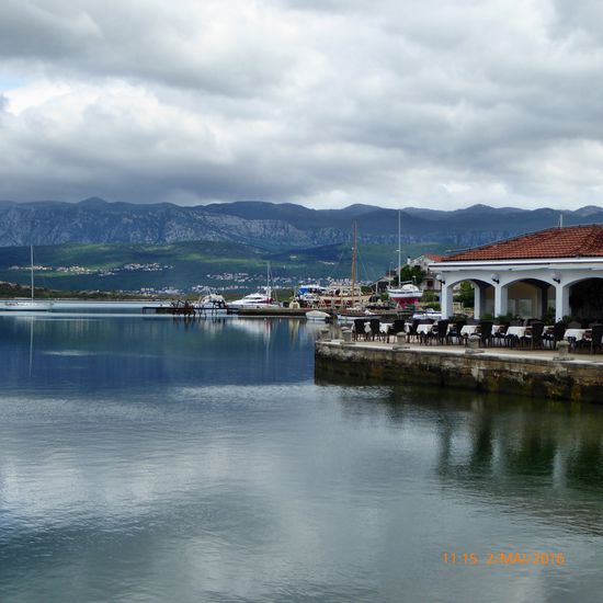 Schön gelegenes Restaurant in Klimno