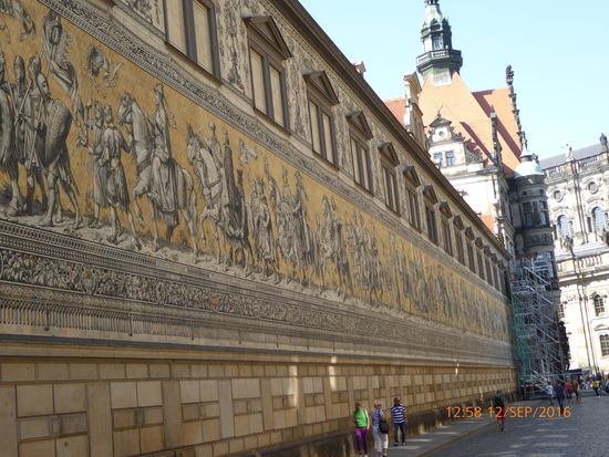 Fürstenzug über 100 Meter lang