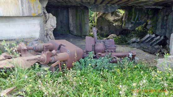 Deutsche Bunker mit Kanonen in Longues sur Mer