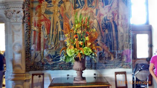 Viel Blumenschmuck im Schloss Chenonceaux