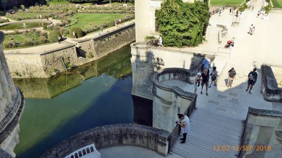 Ausblick vom OG auf den Eingang Schloss Chenonceaux