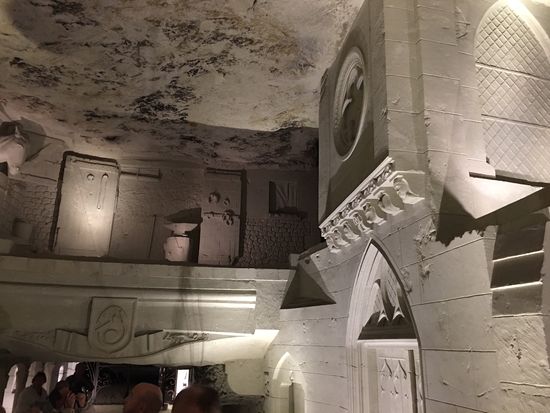 Teile der unterirdischen Stadt im Champignon Felsenkeller