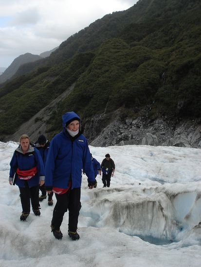 die spikes tragen mich nach oben.