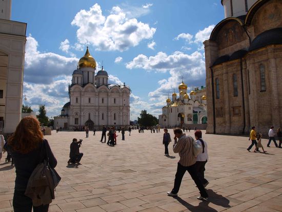 Im Kreml befinden sich 3 weitere Kirchen, und der Glockenturm "Ivan der Große"