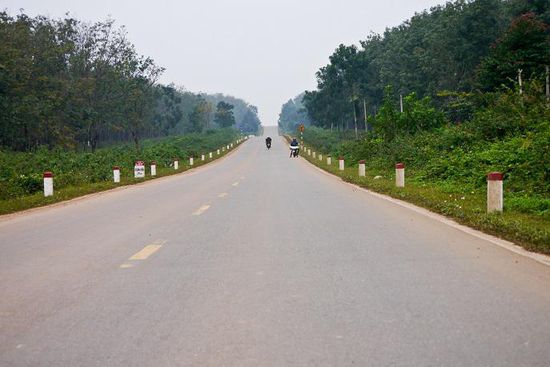 Hier verlief mal der berüchtigte Ho-Chi-Minh-Pfad. Heute jedoch eher ein Highway.