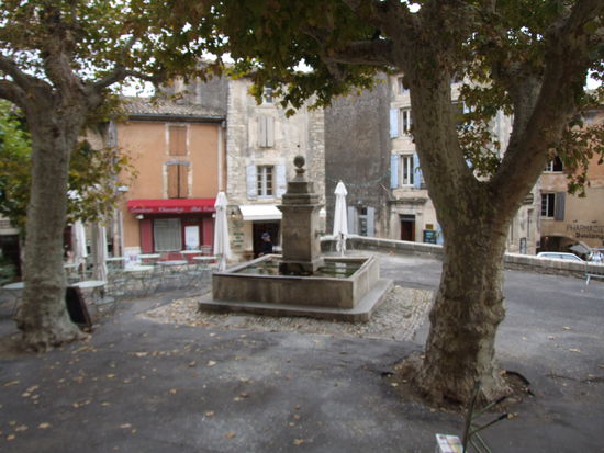 Im teuersten Café unseres Lebens in Gordes