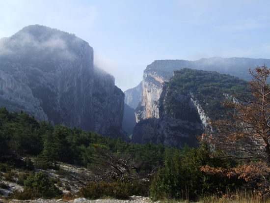 Einstieg zur Wanderung über dem Point Sublime am frühen Morgen