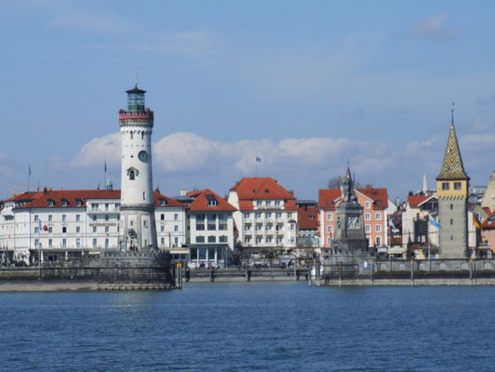 Ankunft in Lindau bei bayrisch blau-weißem Himmel