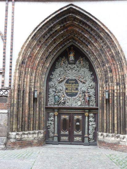 Portal an der Nikolai-Kirche