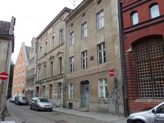 Dieser Straßenzug wartet noch auf die Restaurierung